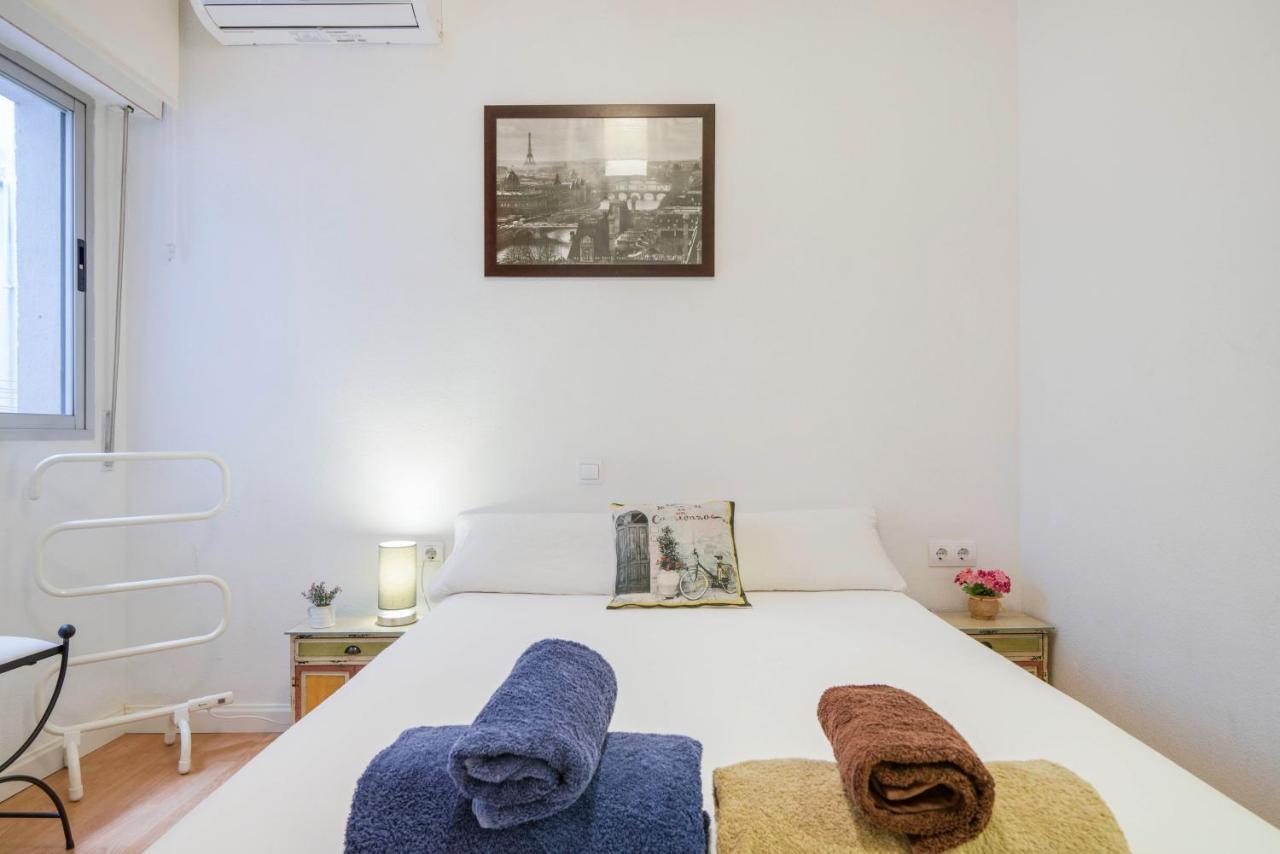 Urbanchicmalaga 3 Bedroom Spacious Quiet Historic Malaga Apt Dış mekan fotoğraf